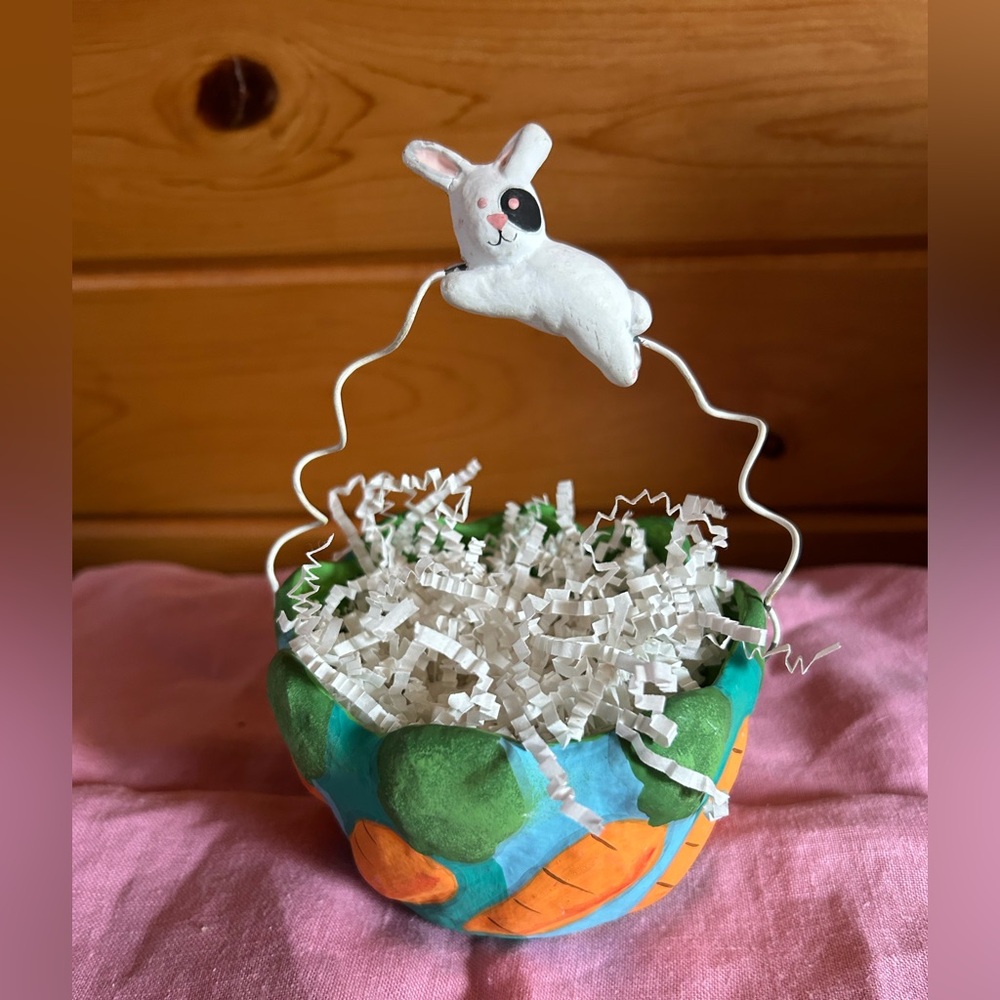 Department 56 Bunny 🐰 Handle Basket with Carrots 🥕